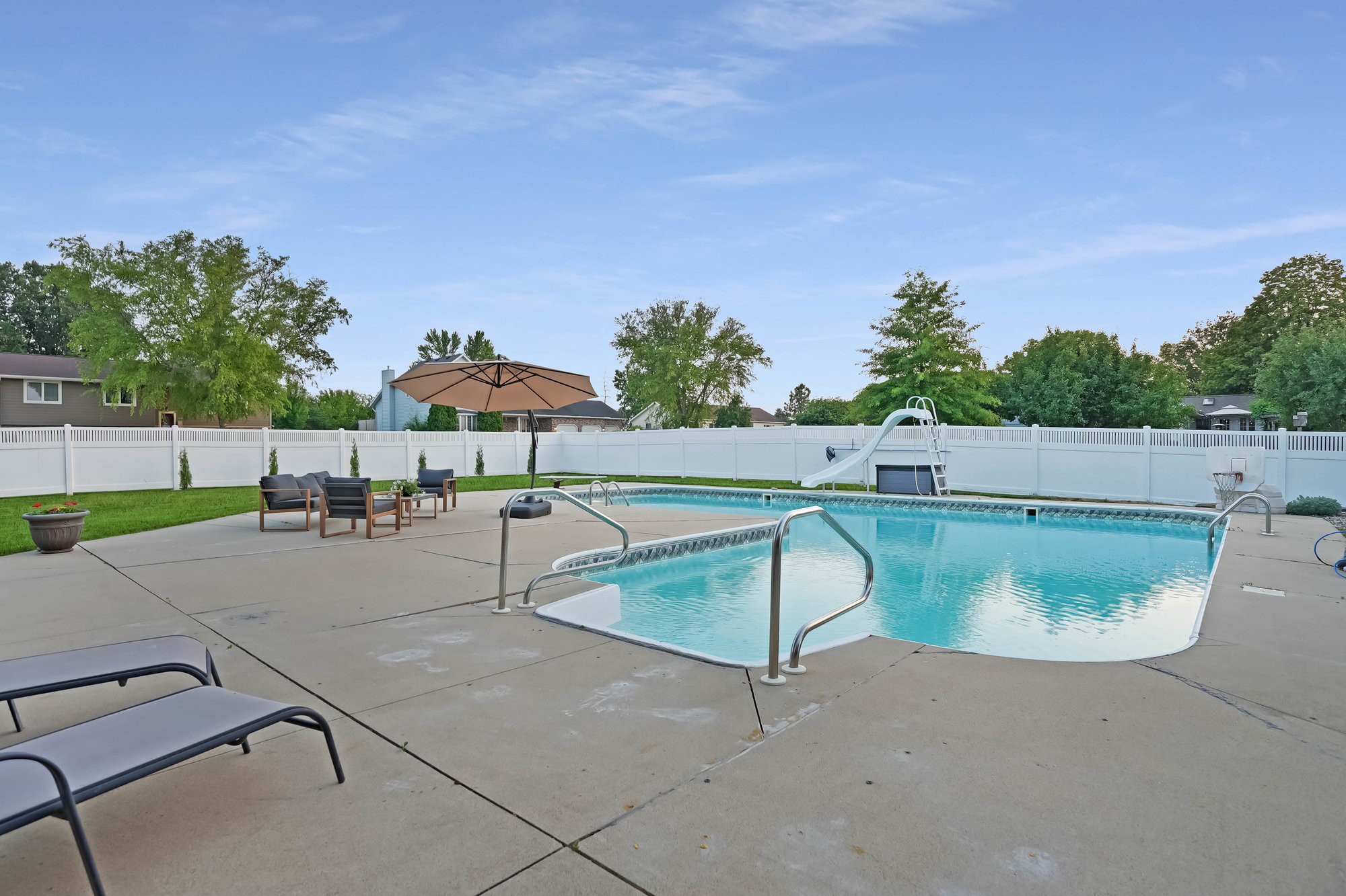 Looking for the perfect home for entertaining? 4129 Tiffany Lane is THE home for you!